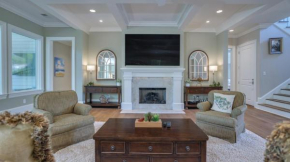 Luxury Family Home with Pool and Spa, Screened Porch, Close to Beach